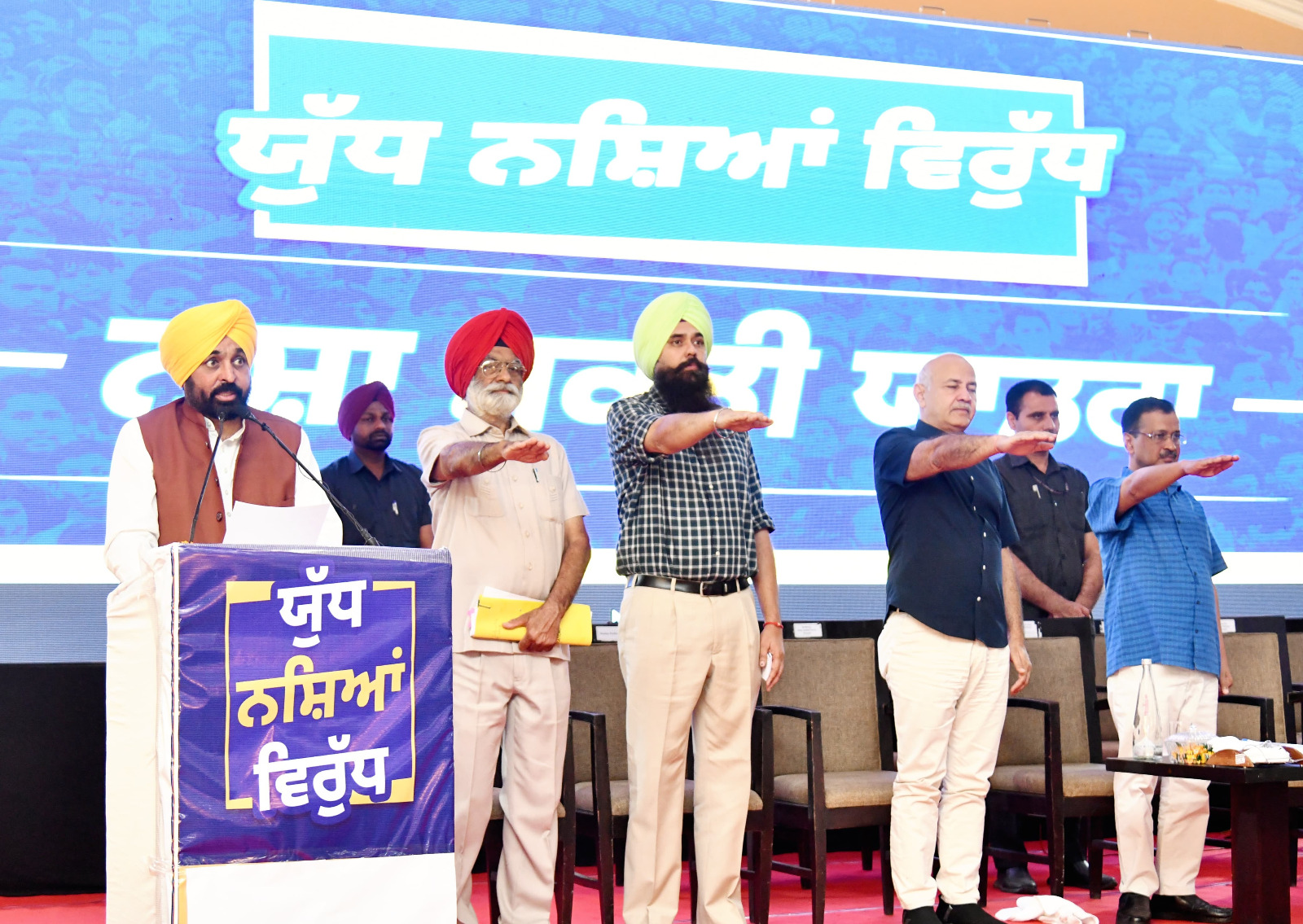 ਮੈਨੂੰ ਪੰਜਾਬ ਦੇ ਹਰ ਇੱਕ ਨੌਜਵਾਨ ਦੀ ਜ਼ਿੰਦਗੀ ਪਿਆਰ ਹੈ, ਮੈਂ ਹਰ ਮਾਤਾ-ਪਿਤਾ ਦੇ ਹੰਝੂਆਂ ਨੂੰ ਖੁਸ਼ੀ ਵਿੱਚ ਬਦਲ ਦਿਆਂਗਾ – ਅਰਵਿੰਦ ਕੇਜਰੀਵਾਲ