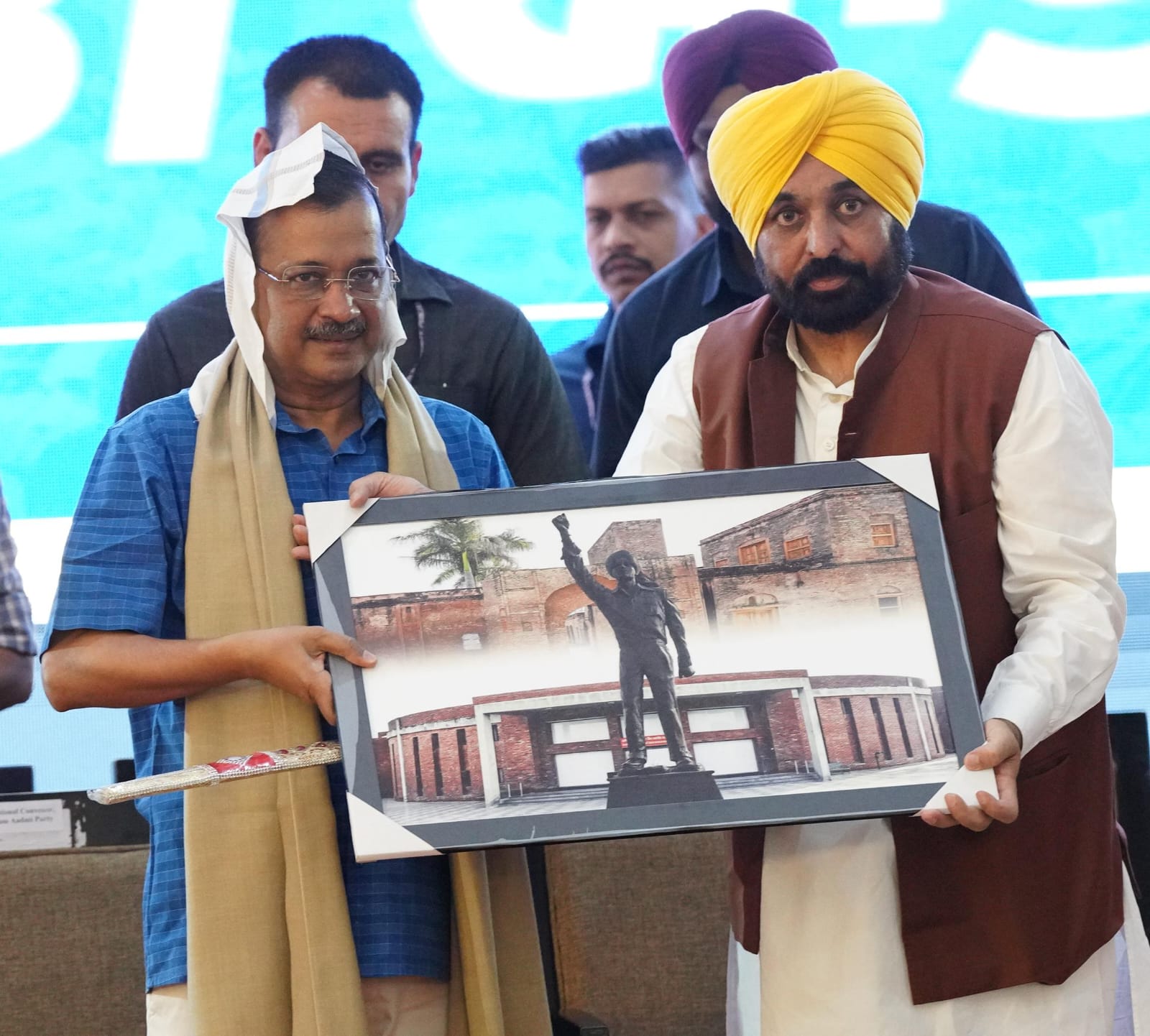ਅਰਵਿੰਦ ਕੇਜਰੀਵਾਲ ਅਤੇ ਸੀਐਮ ਭਗਵੰਤ ਮਾਨ ਨੇ ਸ਼ਹੀਦ ਭਗਤ ਸਿੰਘ ਨਗਰ ਵਿੱਚ ਕੀਤੀ ‘ਨਸ਼ਾ ਮੁਕਤੀ ਯਾਤਰਾ’ ਦੀ ਸ਼ੁਰੂਆਤ