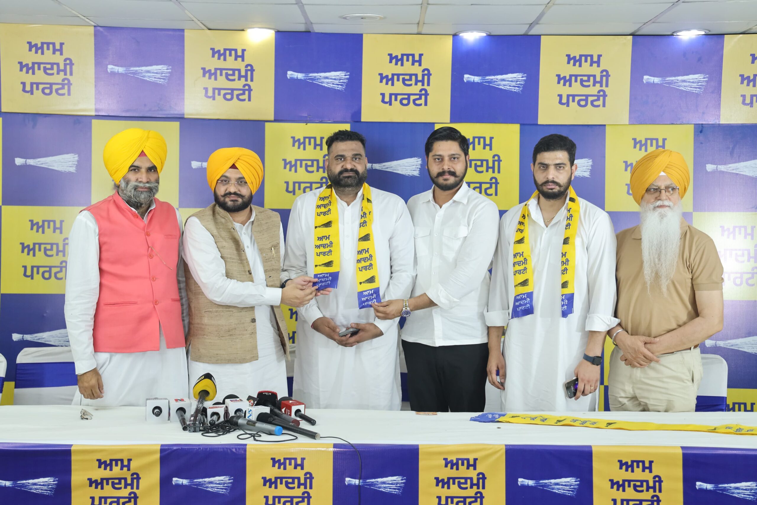 ਅੰਦਰੂਨੀ ਕਲੇਸ਼ ਅਤੇ ਗੁੱਟਬਾਜ਼ੀ ਤੋਂ ਤੰਗ ਆ ਕੇ ਕਾਂਗਰਸ ਛੱਡ ‘ਆਪ’ ’ਚ ਵਾਪਸ ਆਏ ਕੌਂਸਲਰ ਸਨੀ ਮਾਸਟਰ
