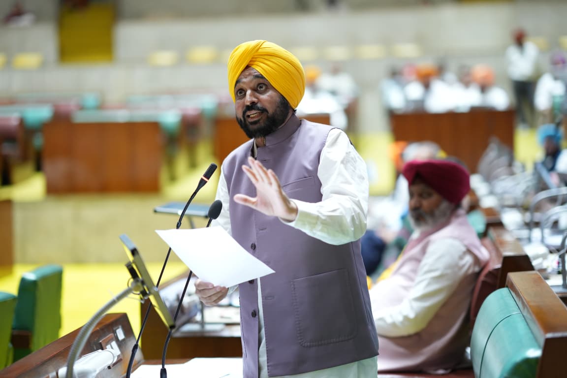 ਹੜ੍ਹਾਂ ਦੇ ਮੁੱਦੇ ’ਤੇ ਸਿਆਸਤ ਖੇਡਣ ਤੋਂ ਬਾਜ਼ ਨਾ ਆਈਆਂ ਵਿਰੋਧੀ ਪਾਰਟੀਆਂ-ਮੁੱਖ ਮੰਤਰੀ ਵੱਲੋਂ ਸਖਤ ਆਲੋਚਨਾ
