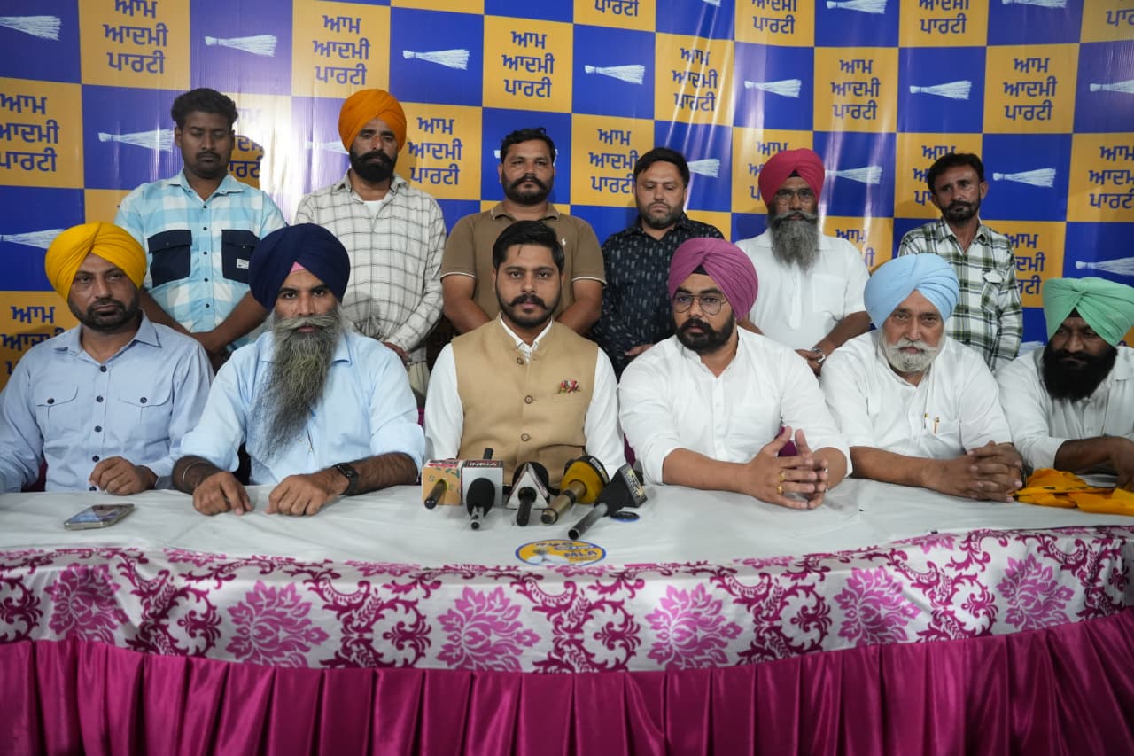 ਆਗੂ ਯਾਦਵਿੰਦਰ ਸਿੰਘ ਦੀ ਆਮ ਆਦਮੀ ਪਾਰਟੀ ‘ਚ ਵਾਪਸੀ; ਕਾਰਜਕਾਰੀ ਪ੍ਰਧਾਨ ਸ਼ੈਰੀ ਕਲਸੀ ਨੇ ‘ਆਪ’ ਪਰਿਵਾਰ ‘ਚ ਕੀਤਾ ਸਵਾਗਤ