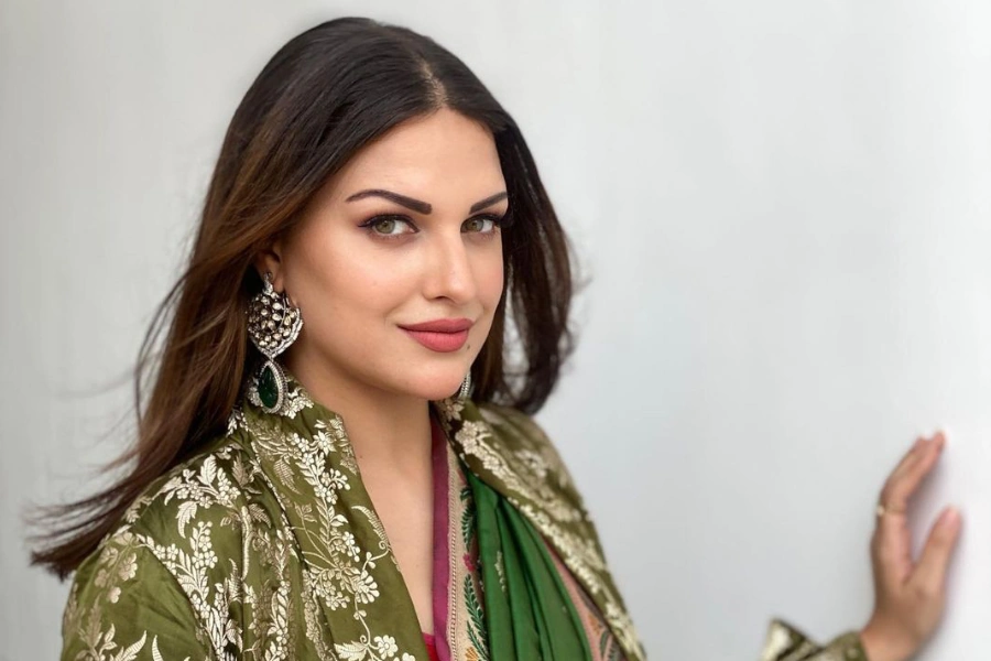 ਹਿਮਾਂਸ਼ੀ ਖੁਰਾਨਾ ਦੀ ਫੈਸ਼ਨ ਸੈਂਸ ਹੈ ਕਮਾਲ; ਇੱਥੇ ਦੇਖੋ ਕਮਾਲ ਦੇ ਲੁਕਸ