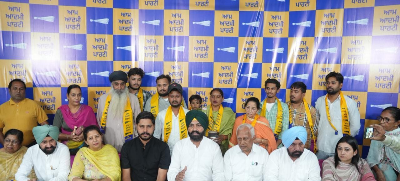 *’ਆਪ’ ਸਰਕਾਰ ਦੇ ਕੰਮਾਂ ਤੋਂ ਪ੍ਰਭਾਵਿਤ ਹੋ ਕੇ ਵੱਡਾ ਕਾਫ਼ਲਾ ‘ਆਪ’ ‘ਚ ਸ਼ਾਮਲ, ਹਰਮੀਤ ਸੰਧੂ ਦੀ ਮੁਹਿੰਮ ਨੂੰ ਮਿਲਿਆ ਭਾਰੀ ਬਲ*