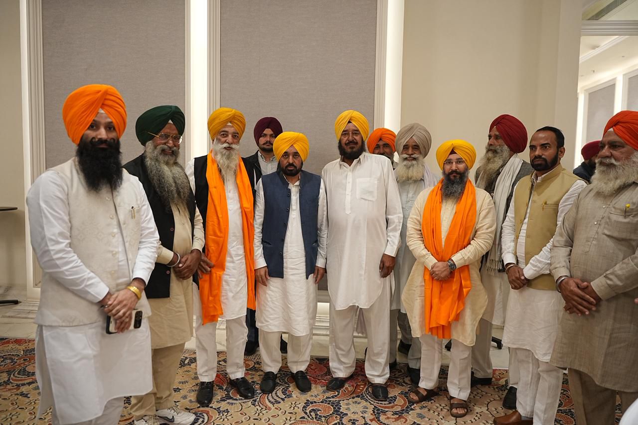 ਸੇਖਵਾਂ ਦੀ ਅਗਵਾਈ ਹੇਠ ਧਰਮੀ ਫੌਜੀ ਪਰਿਵਾਰਾਂ ਨੇ ‘ਆਪ’ ਨੂੰ ਦਿੱਤਾ ਸਮਰਥਨ, ਮੁੱਖ ਮੰਤਰੀ ਨੇ ਮਸਲੇ ਹੱਲ ਕਰਨ ਦਾ ਦਿੱਤਾ ਭਰੋਸਾ 