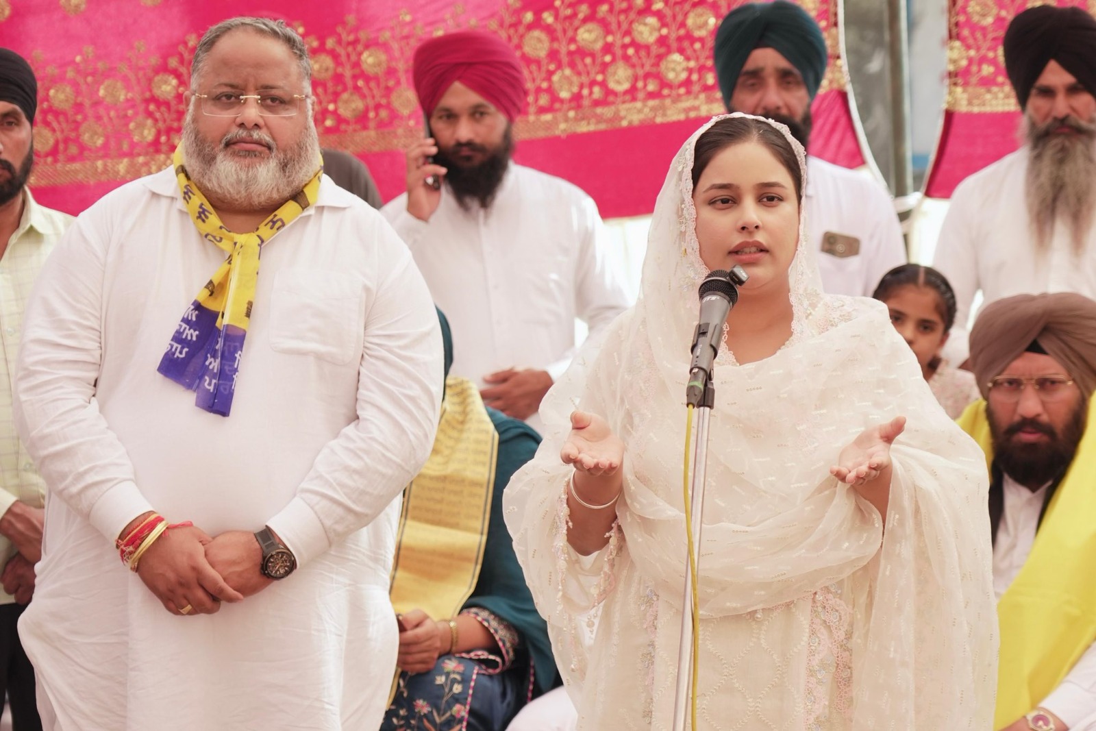 ਡਾ. ਗੁਰਪ੍ਰੀਤ ਕੌਰ ਅਤੇ ਮਾਤਾ ਜੀ ਵੱਲੋਂ ਹਰਮੀਤ ਸੰਧੂ ਦੇ ਹੱਕ ‘ਚ ਚੋਣ ਪ੍ਰਚਾਰ, ਕਈ ਪਰਿਵਾਰ ‘ਆਪ’ ‘ਚ ਹੋਏ ਸ਼ਾਮਲ