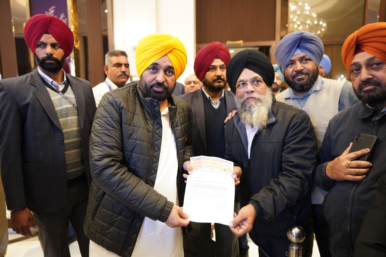 ਪਿੰਡਾਂ ਦੇ ਵਿਕਾਸ ਨੂੰ ਗਤੀ ਦੇਣ ਲਈ ਮੁੱਖ ਮੰਤਰੀ ਵੱਲੋਂ ਜ਼ਮੀਨੀ ਪੱਧਰ ‘ਤੇ ਲੋਕਾਂ ‘ਚ ਵਿਚਰਨ ਦੀ ਮੁਹਿੰਮ ਜਾਰੀ 