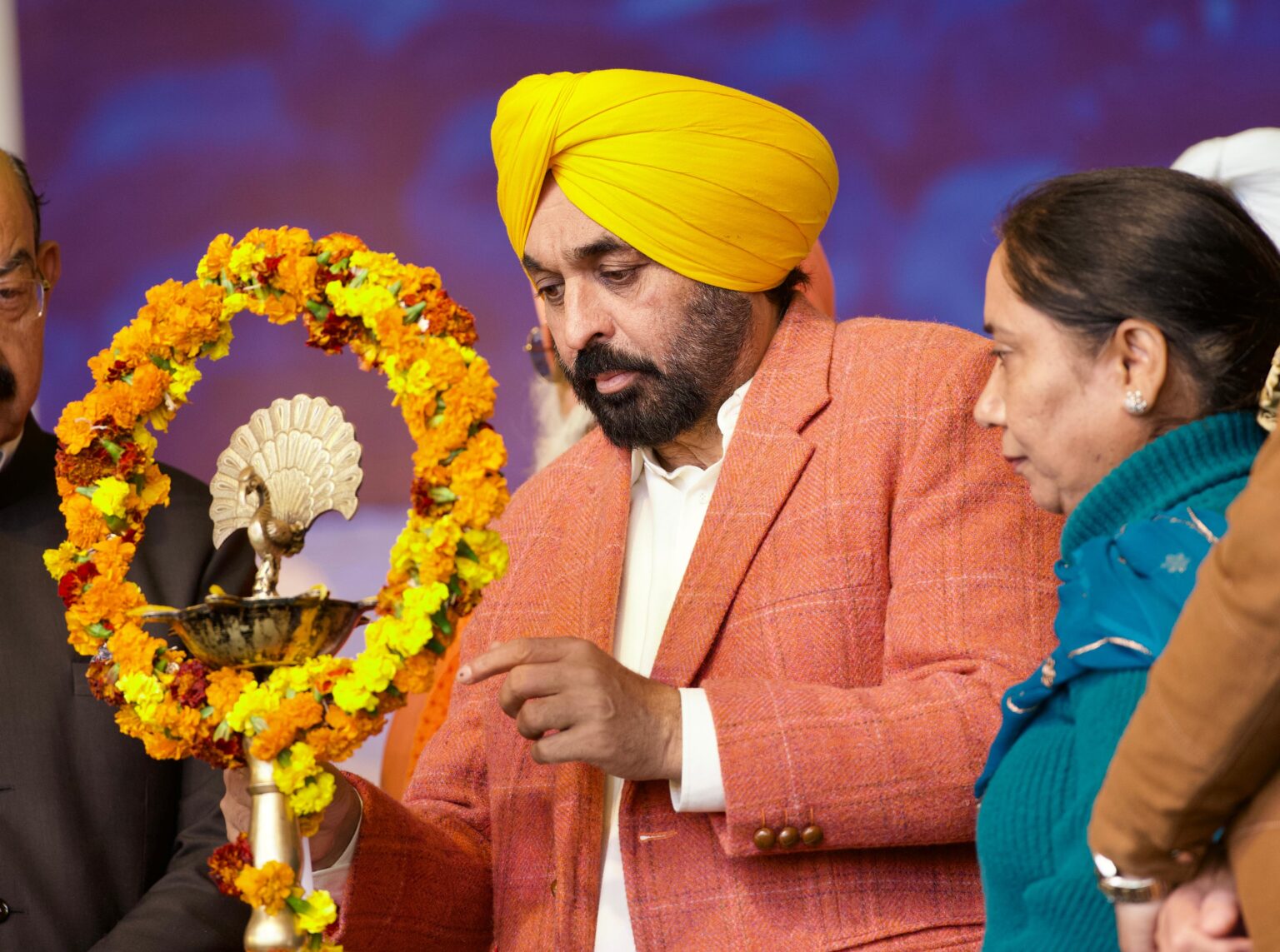 ਕਾਂਗਰਸ, ਅਕਾਲੀਆਂ ਅਤੇ ਭਾਜਪਾ ਨੂੰ ਆਪਣੇ ਪੁੱਤ-ਭਤੀਜਿਆਂ ਅਤੇ ਜਵਾਈ-ਭਾਈ ਦੀ ਚਿੰਤਾ ਹੁੰਦੀ ਸੀ ਪਰ ਆਮ ਆਦਮੀ ਪਾਰਟੀ ਨੂੰ ਹਮੇਸ਼ਾ ਪੰਜਾਬ ਦੇ ਨੌਜਵਾਨਾਂ ਦਾ ਫਿਕਰ ਰਹਿੰਦਾ-ਮੁੱਖ ਮੰਤਰੀ ਭਗਵੰਤ ਸਿੰਘ ਮਾਨ