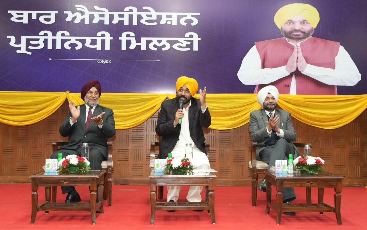 ਪੰਜਾਬ ਸਰਕਾਰ ਸੂਬੇ ਵਿੱਚ ਗ੍ਰਾਮ ਨਿਆਲਿਆ ਦੇ ਮੁੱਦੇ ‘ਤੇ ਸਾਰੇ ਕਾਨੂੰਨੀ ਵਿਕਲਪਾਂ ਦੀ ਪੜਚੋਲ ਕਰੇਗੀ: ਮੁੱਖ ਮੰਤਰੀ ਭਗਵੰਤ ਸਿੰਘ ਮਾਨ