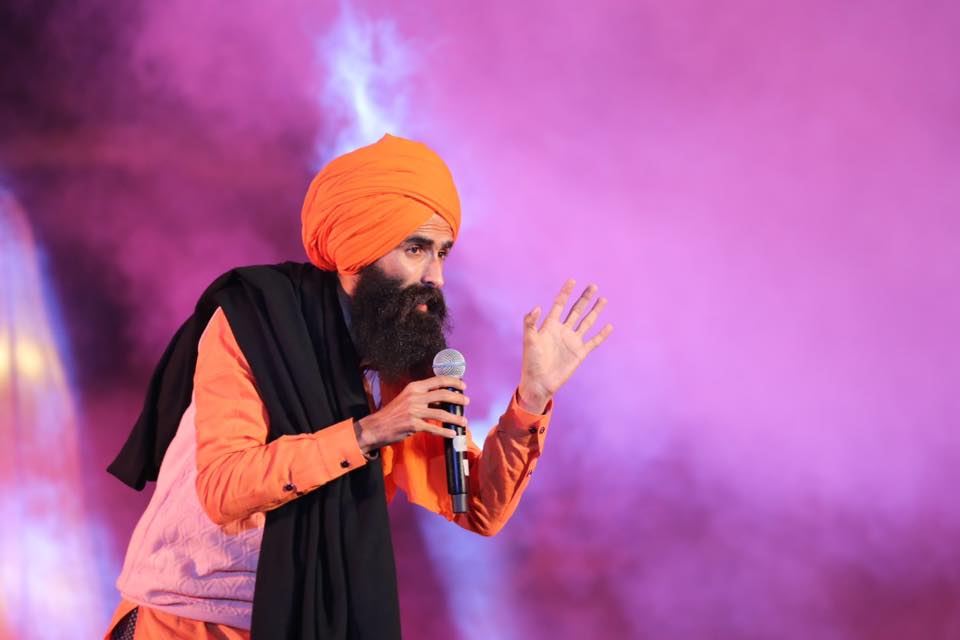 ਕਪੂਰਥਲਾ ‘ਚ ਤਿੰਨ ਦਿਨਾਂ ਵਿਰਾਸਤੀ ਮੇਲਾ ਰੰਗਾਂ ਨਾਲ ਸਮਾਪਤ, ਕੰਵਰ ਗਰੇਵਾਲ ਦੇ ਗੀਤਾਂ ਨਾਲ ਰੰਗਿਆ ਵਿਰਾਸਤੀ ਮੇਲੇ ਦਾ ਸਮਾਪਨ