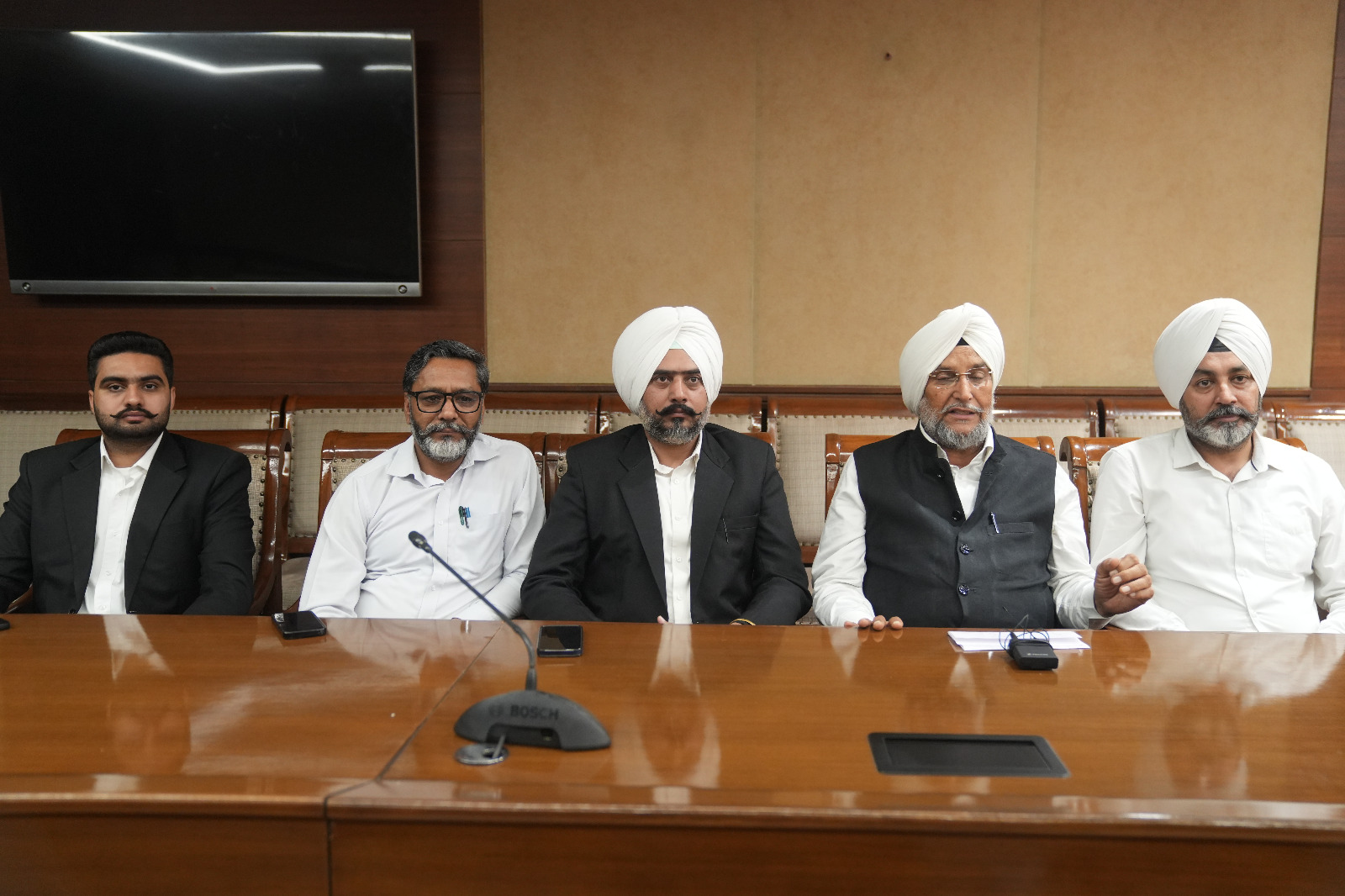 *ਕਾਨੂੰਨੀ ਭਾਈਚਾਰੇ ਲਈ ਇਤਿਹਾਸਕ ਜਿੱਤ: ‘ਆਪ’ ਲੀਗਲ ਸੈੱਲ ਨੇ ਵਕੀਲਾਂ ਦੇ ਚੈਂਬਰਾਂ ਨੂੰ ਘਰੇਲੂ ਟੈਰਿਫ ਵਿੱਚ ਸ਼ਾਮਲ ਕਰਨ ਦੇ ਫੈਸਲੇ ਦਾ ਕੀਤਾ ਸਵਾਗਤ*