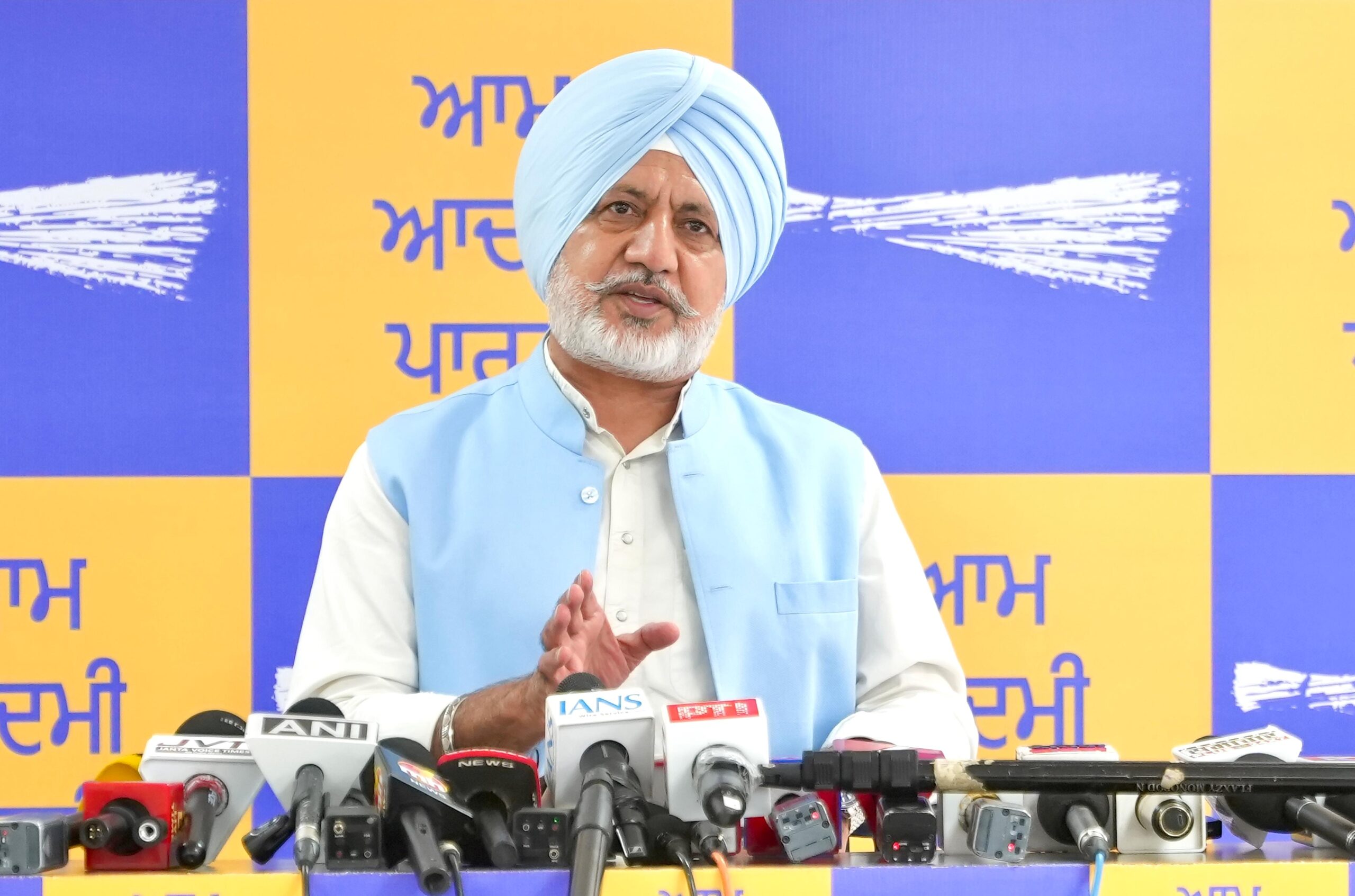 ਕਾਂਗਰਸ ਦਿਸ਼ਾਹੀਣ ਹੋ ਚੁੱਕੀ ਹੈ, ਪੰਜਾਬ ਦੇ ਮੁੱਦਿਆਂ ਦੀ ਬਜਾਏ ਆਪਸੀ ਲੜਾਈ ਵਿੱਚ ਰੁੱਝੀ ਹੋਈ ਹੈ: ਬਲਤੇਜ ਪੰਨੂ